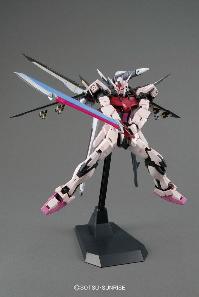 Gundam Seed Destiny Master Grade Plastic Model Kit 1/100 Strike Rouge Ootori Unit Ver. RM